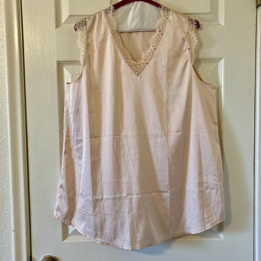 NWOT, SZ L, BLUSH PEACH, Satin Eyelash Trimmed Tank Top
